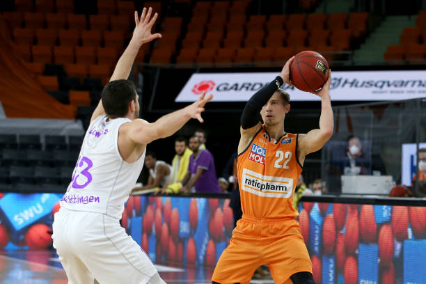 不仅伤害了 不仅伤害了